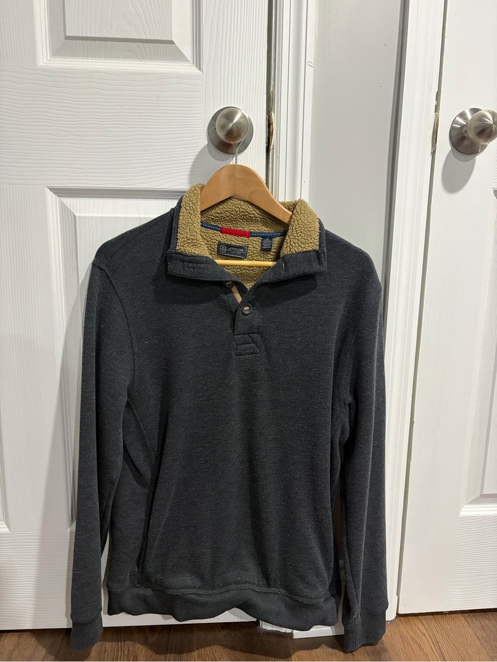 Arrow Men's Charcoal Zip-Neck Sweater with Tan Sherpa Collar